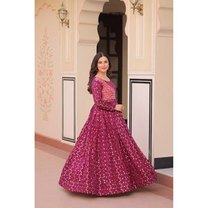 Hermoso Vestido de Algodón con Trabajo de Tejido para un Look Festivo - Product Image 6