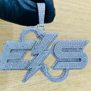 Pendentif personnalisé Hip Hop pour homme en argent sterling 925 avec lettres, chiffres, nom, initiale ou logo, serti de diamants Moissanite VVS - Product Image 1