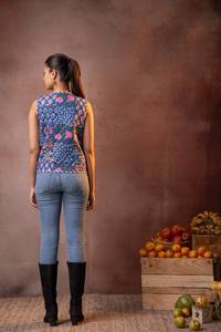 Chaleco Acolchado Vintage con Parches Florales para Mujer, 100% Algodón, Estilo Sujani, Cuello en V, Tejido, Sin Mangas, para Otoño e Invierno - Product Image 4