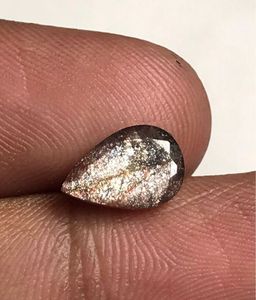 Iolita piedra del sol natural facetada con múltiples escamas, iolita piedra del sol con tonos rojos, corte de pera. - Product Image 3