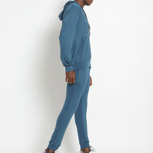 Ensemble de survêtement deux pièces pour homme, look et confort athlétiques, coupe standard, pour la gym et le streetwear - Product Image 3