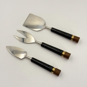 Juego de Cuchillos para Queso de Lujo Hechos a Mano, de Acero Inoxidable con Mango de Resina, Utensilios de Mesa Elegantes para Bodas y Ocasiones Especiales - Product Image 3
