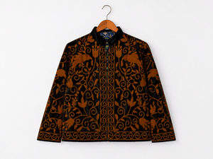 Veste en velours noir brodée Suzani pour femme, motif floral et oiseaux, style artisanal ethnique bohème, vêtement d'extérieur d'automne, boutique - Product Image 1