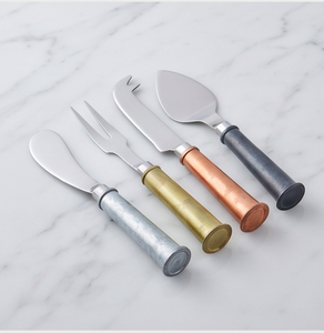 Ensemble de 4 couteaux à fromage en acier inoxydable avec manches en métal multicolores, outils à fromage pour la cuisine et la maison - Product Image 1