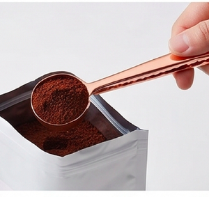 Juego de cucharas de acero inoxidable con acabado de espejo en oro rosa de lujo, material metálico para bodas y uso en restaurantes de alta gastronomía. - Product Image 4