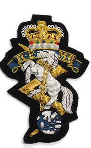 Couronne dorée brodée à la main de haute qualité, motif 3D en relief, badge de luxe pour chapeaux et vêtements - Product Image 2