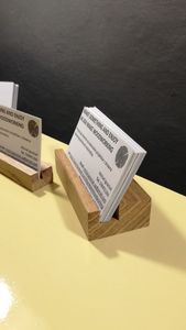 Porte-cartes en bois massif de qualité supérieure, organisateur de cartes de visite pour le bureau et l'espace de travail - Product Image 6