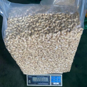เม็ดมะม่วงหิมพานต์ดิบ อบแห้ง ธรรมชาติ ทั้งเม็ด ขนมขบเคี้ยวเกรดดีที่สุด อายุการเก็บรักษายาวนาน จากแทนซาเนีย สำหรับขายปลีกและบริการอาหาร - Product Image 1