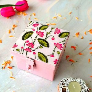 Caja de Madera Ecológica Hecha a Mano con Decoración Pintada a Mano, Organizador para Joyas y Regalos, Diseño Personalizado - Product Image 3