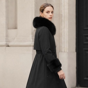 Manteau d'hiver élégant noir mi-long en duvet avec capuche et poignets en fourrure pour femme - Product Image 2