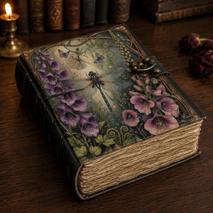 Diario de Cuero Hecho a Mano Herb Heritage de 400 Páginas con Diseño de Libélula, Grimoire Botánico, Cuaderno con Borde Rústico (Cuero Genuino) Regalo - Product Image 1