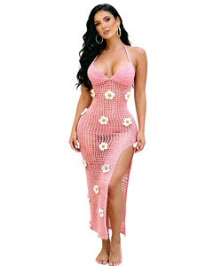 Vestido maxi bohemio sin cuello de punto y ganchillo, con aberturas florales, diseño sexy sin espalda y abertura, listo para la playa - Product Image 1