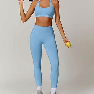 Ensembles d'entraînement pour femmes : Leggings sans couture effet push-up et soutien-gorge de sport halter – Tenues de sport 2 pièces pour la gym et l'athlétisme - Product Image 5