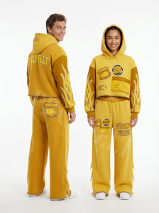 Conjunto Deportivo Unisex Informal con Sudadera de Cuello Redondo y Pantalones con Estampado Gráfico de Llamas y Logotipos, Diseño Urbano, Mezcla de Algodón Suave - Product Image 3