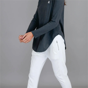 Camiseta de Manga Larga para Mujer, Cuello Redondo, Corte Regular, Transpirable, Tejido Ecológico, Secado Rápido, Diseño Casual con Logotipo Blanco - Product Image 3