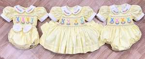 Robe en lin smockée élégante et ensemble pour bébé garçon, coupe ample, doux et confortable, motifs floraux et animaux, pour toutes les saisons - Product Image 1