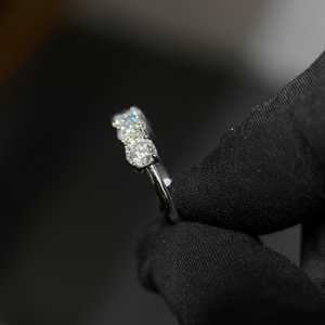 Anillo de Eternidad Redondo para Mujer con Cinco Diamantes Cultivados en Laboratorio de 0.40ct Cada Uno, Color D, Oro Blanco de 14K, Certificado IGI - Product Image 3