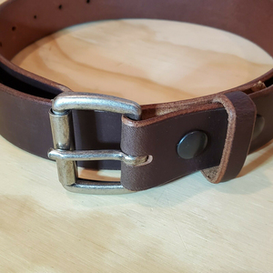 Cinturón de Cuero con Logotipo Personalizado para Mujer, Accesorio de Cintura de Moda Urbana Premium, Material de Cuero Genuino con Hebilla Ajustable Moderna - Product Image 5
