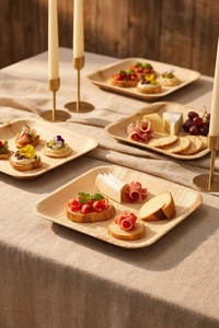 Assiettes carrées compostables en feuilles d'arec de 8 pouces pour événements religieux et réceptions sociales, idéales pour les plats chauds et les collations - Product Image 1