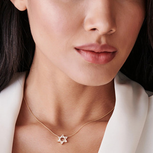 Collier pendentif en or jaune 14 carats en forme d'étoile avec diamant cultivé en laboratoire - Product Image 4
