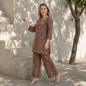 Ensemble Kurta et pantalon en coton imprimé pour femme, motif Paisley marron, col rond, manches trois quarts, coupe droite, tenue ethnique décontractée - Product Image 5