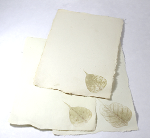 Papel de Algodón Reciclado Hecho a Mano, Papel para Cartas A4, Sin Ácido, con Bordes Decorativos (Bordes Naturales), Juego de Papelería Absolutamente Ecológico - Product Image 3