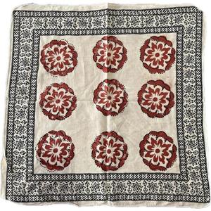 Pañuelo de algodón indio con estampado Bagru, bandana floral para mujer, hecho a mano, estilo bohemio, para la cabeza y el cuello. - Product Image 2