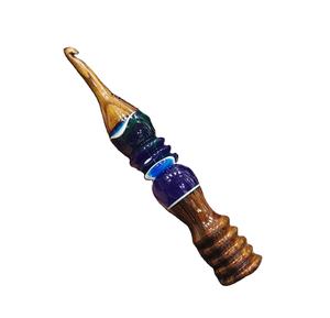 Crochet en palissandre fait main poignée ergonomique en résine époxy 4 styles pour le tricot et le crochet - Product Image 1