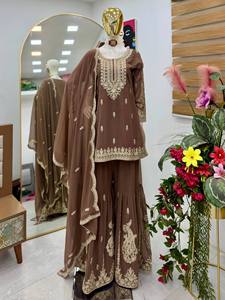 Conjunto de traje Sharara de georgette de zorro puro de diseñador para mujer con bordado de lentejuelas y dupatta, completamente cosido, para fiesta, estilo étnico. - Product Image 2