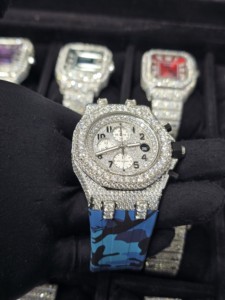 Reloj de Lujo Personalizado con Moissanita VVS, Redondo, Mecánico, Analógico, de Acero Inoxidable, Estilo Hip Hop, con Correa de Goma Azul - Product Image 3