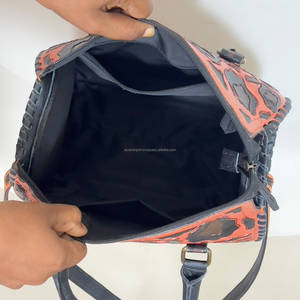 Nuevas Bolsas de Viaje de Fin de Semana Unisex de Lujo, Hechas a Mano con Cuero Vacuno y Estampado de Leopardo, Estilo Moderno - Product Image 6
