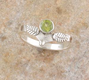 Anillo de Hoja de Peridoto en Plata de Ley 925 Inspirado en la Naturaleza, Joyería de Hoja de Olivo para Mujer, Regalo para Fiestas y Aniversarios - Product Image 3
