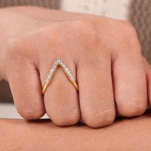 Bague de fiançailles et de mariage en or massif 14 carats avec diamant taille ronde en forme de V E/VS2, collection cadeau idéale pour elle pour les fêtes et anniversaires - Product Image 4
