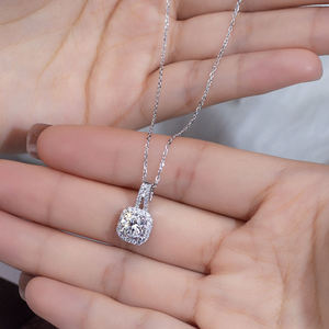 สร้อยคอจี้เพชรเม็ดเดี่ยวทรงกลมเจียระไนแบบบริลเลียนท์ น้ำหนัก 1 กะรัต สี D เพชรเลี้ยงในห้องปฏิบัติการ สไตล์วินเทจโรแมนติก ทองคำขาว 18K - Product Image 2