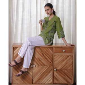 Ensemble de hauts Kurta pour femmes, vert, court, col en V, tissu tissé respirant, modeste - Product Image 3