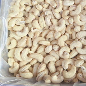 Nueces de Anacardo Crudas Baratas al por Mayor Listas para Enviar WW180, WW240, WW320, LP, Nueces de Anacardo WW180, Bajo MOQ - Product Image 1