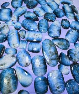 Vente en gros de pierres précieuses naturelles de qualité supérieure, cristal blanc bleu glacier, cabochons de formes variées, pour la fabrication de bijoux - Product Image 4