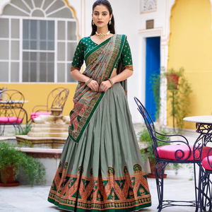 ชุดเลเฮนกาโชลีสำหรับงานเทศกาล ประดับลูกไม้ พร้อมลายพิมพ์สวยงามและประกายวิบวับสุดโดดเด่น - Product Image 1