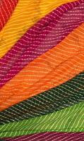 Falda Laheriya de Georgette Multicolor con Borde Dorado de Lappa, 10 Metros, Estilo Tradicional para el Festival Navratri