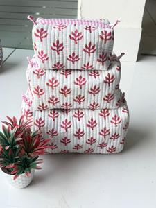 Juego de 3 Bolsas de Aseo Indias Acolchadas con Diseño Floral, Color Rosa y Blanco, Cierre de Cremallera, Bolsa de Maquillaje Portátil, Estuche de Almacenamiento - Product Image 3