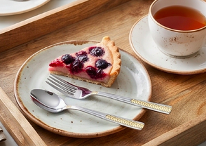 Ensemble de couverts en acier inoxydable argenté et doré, collection de vaisselle haut de gamme, élégante pour une cuisine et une salle à manger modernes - Product Image 3