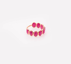 แหวนประดับทับทิมสีแดงธรรมชาติแบบ Eternity Band ตัวเรือนทองคำแท้ 18K สีเหลือง – แหวนประดับพลอยรูปไข่ แหวนประจำเดือนเกิดเดือนกรกฎาคม เครื่องประดับชั้นดี - Product Image 1