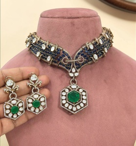 Ensemble collier et boucles d'oreilles élégants en laiton plaqué or de haute qualité avec moissanite Polki pour femme, cadeau pour anniversaire, mariage et fête - Product Image 3