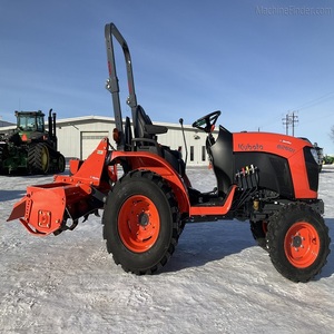 Tracteur Kubota B2601 4x4 d'occasion avec tondeuse, équipement agricole, à vendre à prix très avantageux - Product Image 3