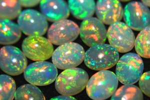 Opale d'Éthiopie naturelle ovale cabochon multicolore, pierre précieuse opale de feu, pierre de naissance d'octobre pour la fabrication de bijoux - Product Image 4