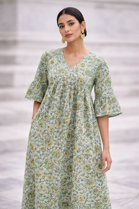 Vestido Largo con Estampado Floral y Cuello en V para Mujer, con Bolsillos Laterales, Mangas Largas, Tela de Algodón Hecha a Mano, Acabado de Alta Calidad, Obra Maestra - Product Image 4