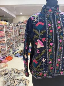 Chaqueta de terciopelo bordada a mano para mujer, con cuello mandarín, manga larga, estampado animal, abrigo de lana para otoño, regalo para ella - Product Image 2