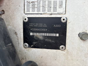Chargeuse compacte à direction intégrale à deux vitesses A300 2008, équipement de construction lourd - Product Image 2