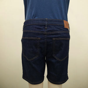 T-shirt basique uni pour homme, tissu en coton de qualité supérieure, coupe confortable, design classique à col rond, adapté pour la salle de sport, les entraînements, les sorties décontractées - Product Image 5