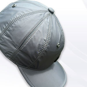 Gorra Clásica de Poliéster Fabricada con Material Sintético Suave que Ofrece una Corona Estructurada y un Rendimiento Confiable a Largo Plazo - Product Image 2
